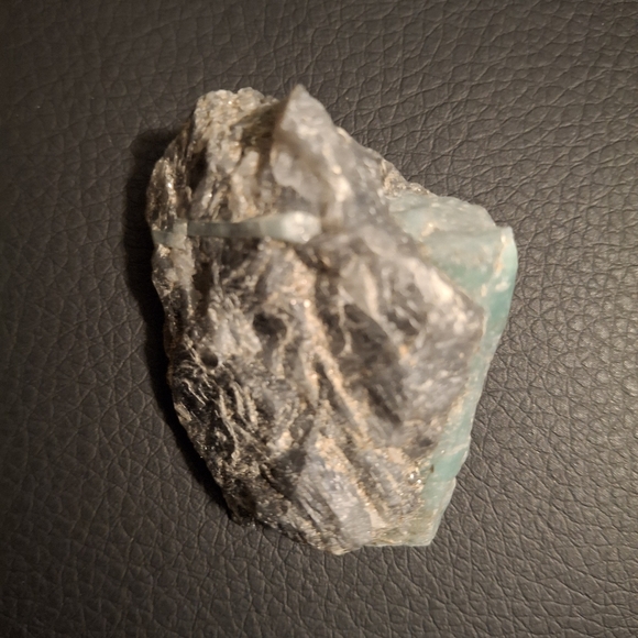 Emerald Crystal in Marix - Picture 3 of 3